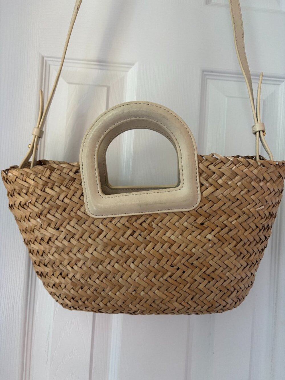 Madewell The Mini Bucket Crossbody Bag in Handwoven Straw - Picture 2 of 4
